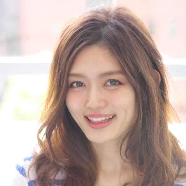 細井 さやか Beautrium 神戸 ビュートリアムコウベ のスタッフ 美容院 美容室を予約するなら楽天ビューティ