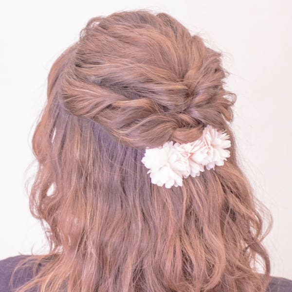 下目アップ☆バレッタがポイント