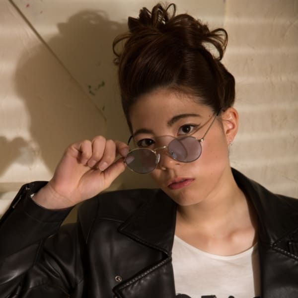 モヒカン、クールビューティー