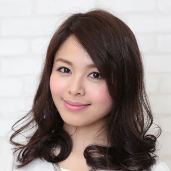 顔まわりを包み込むナチュラルフェミニン♪