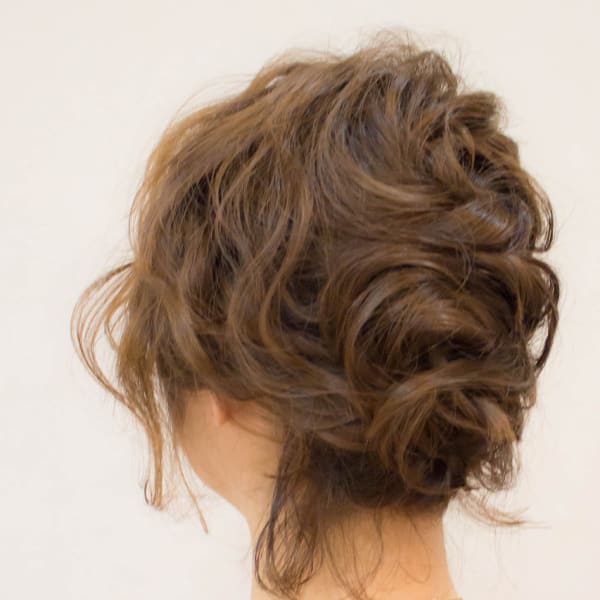 ルーズに崩したボブアレンジ