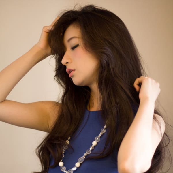 大人可愛いランダムカールオフィスヘア