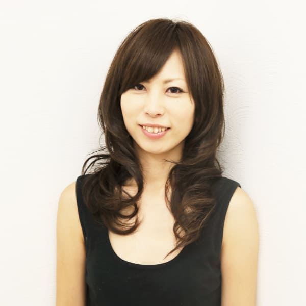 柔らかさのあるリッチウェーブセミロング|プリズムヘアーデザイン