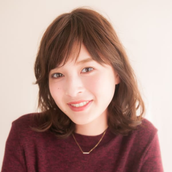 大人キレイなフェミニンミディアムエアリーボブ