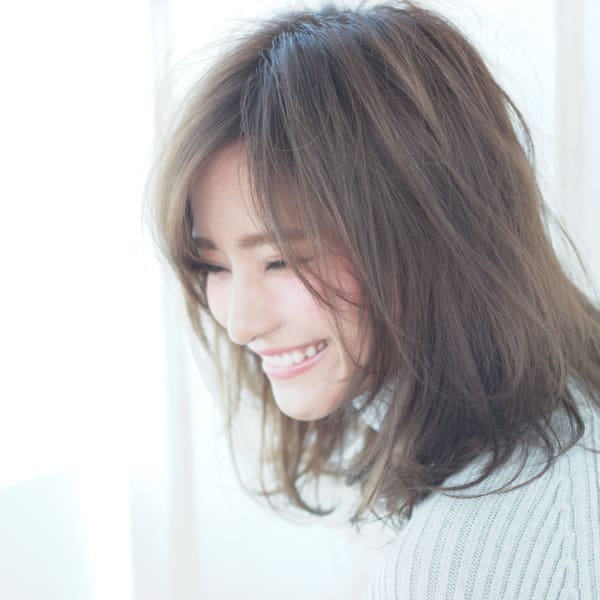 2015秋冬-2016春夏トレンドの透明感グレージュカラー