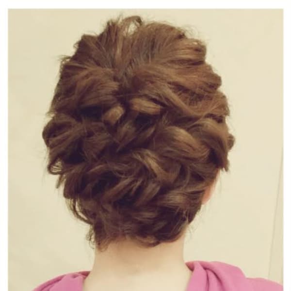 ルーズにアップスタイル