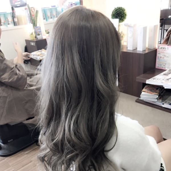 スモキーアッシュグレー