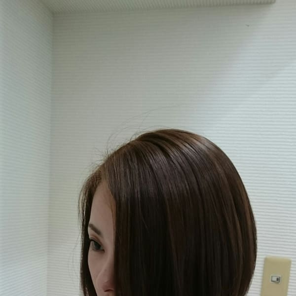 前下がりボブから伸ばしてます。