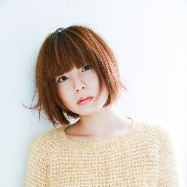 内巻、外ハネ、毛先を自由に遊ばせられるボブ|ambiance ami