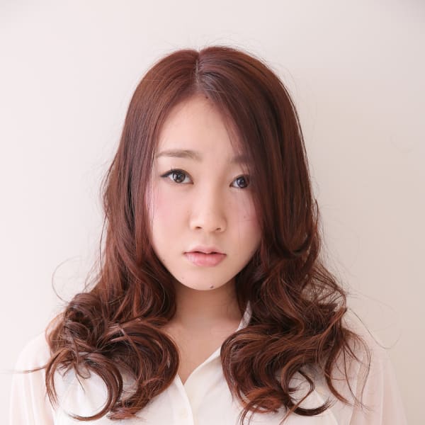 ふわっと揺れるナチュラルカール|ambiance ami