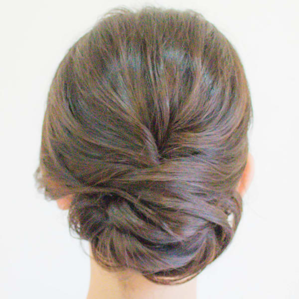 つるっと綺麗めアップ Broto ブロット のヘアスタイル 美容院 美容室を予約するなら楽天ビューティ