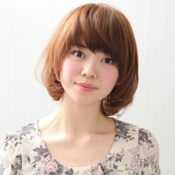 内巻きストレート　アンニュイ　バングぱっつん　重かわボブ