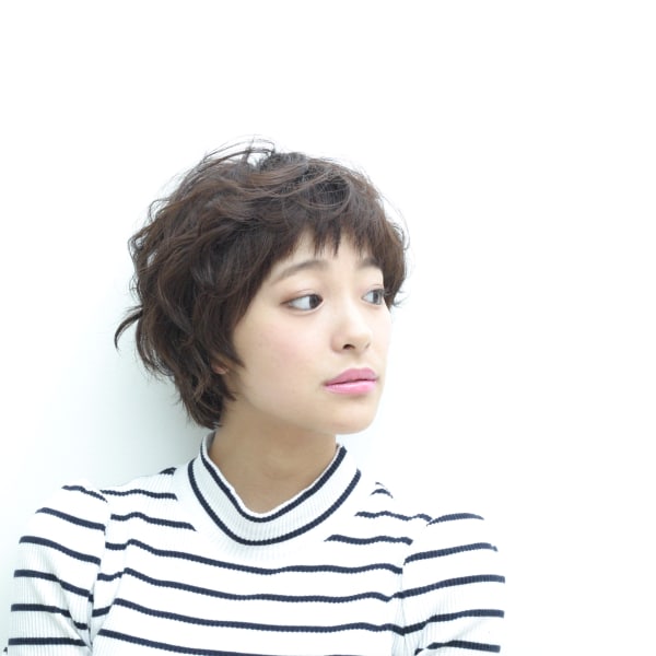 頭の形を良く見せるマッシュショート