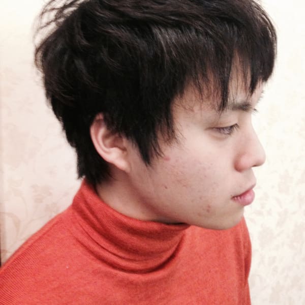 好感度アップのアシンメトリーツーブロック黒髪スタイル