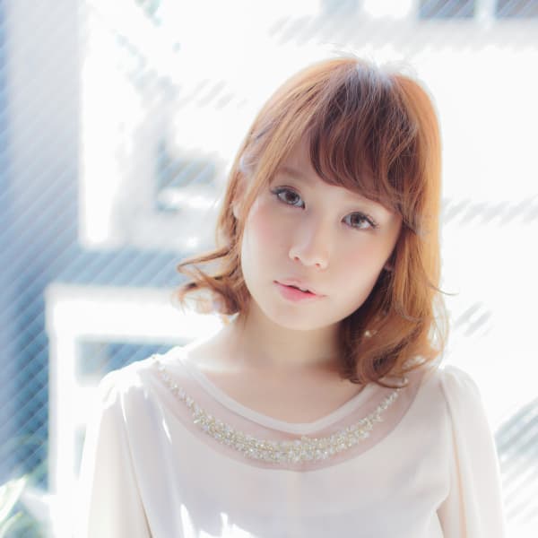 春から思わず触れたくなる外ハネカールで大人ミディアム＠西梅田|es 西梅田