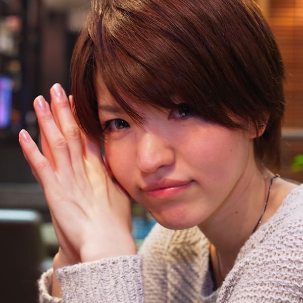 前髪長めの大人ショート