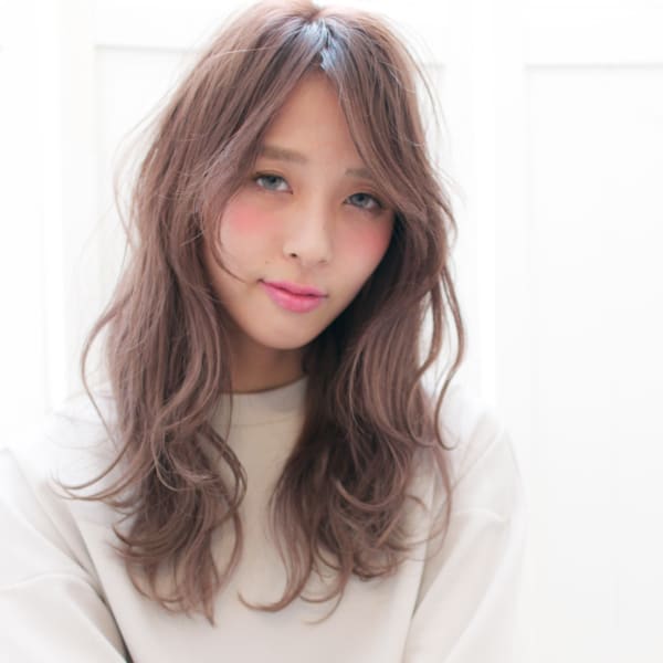 ピンクグレージュカラーの外国人風ウェーブロング【H-221】