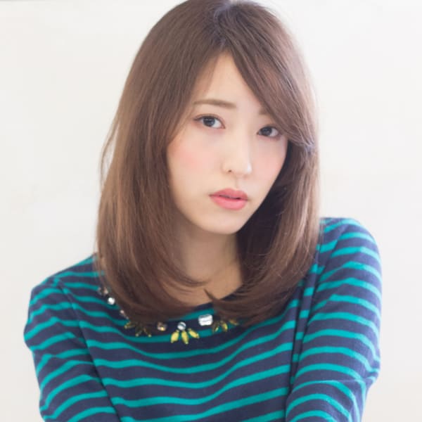 グレージュカラーでさらさらセミディ Tー144