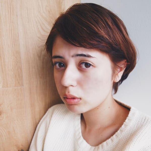 耳かけショートボブ×ハイライト