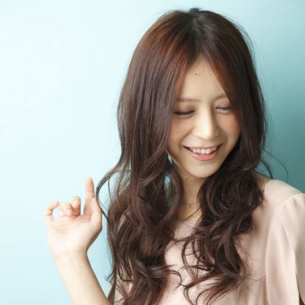 柔らか大人フェミニンロングウェーブ|sola:neolive 相模大野店