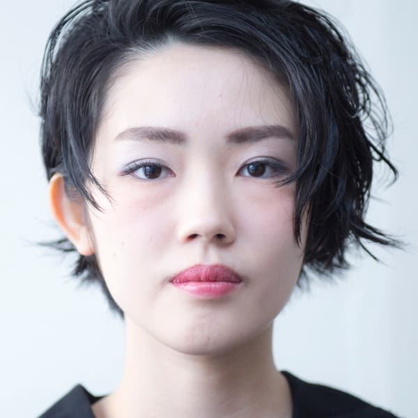 黒髪を生かしたウェットスタイリング|DOUBLE