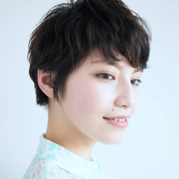 大人キレイな黒髪ひし形小顔ショートヘア