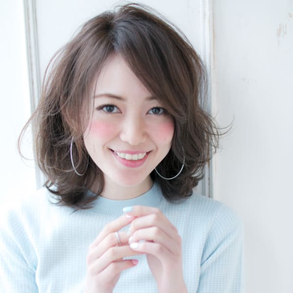 チークバングのゆるふわパーマ暗髪ミディ【H-241】