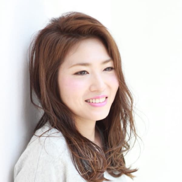 前髪の立ち上がりが人気な大人ロブ!