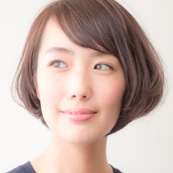 優しいフォルムの毛束の重なり|DOUBLE