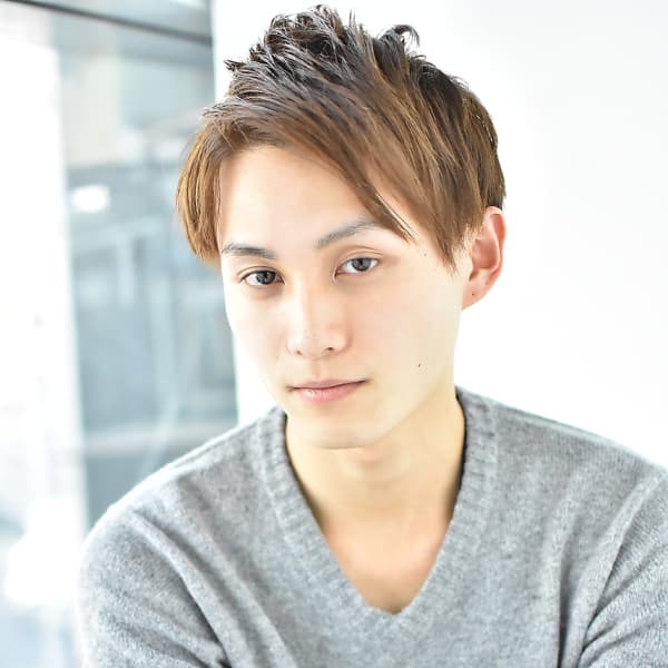 ハイトーンカラーで男前ショートスタイル