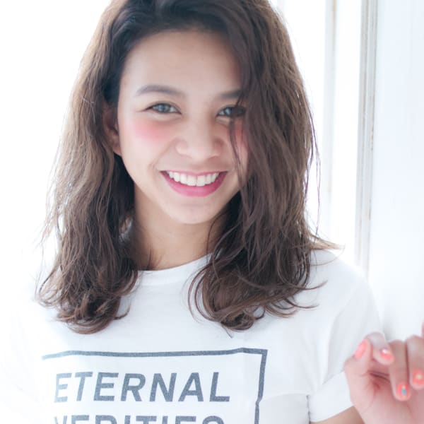 『cielbyafloat』くせ毛を活かしたかき上げミディ