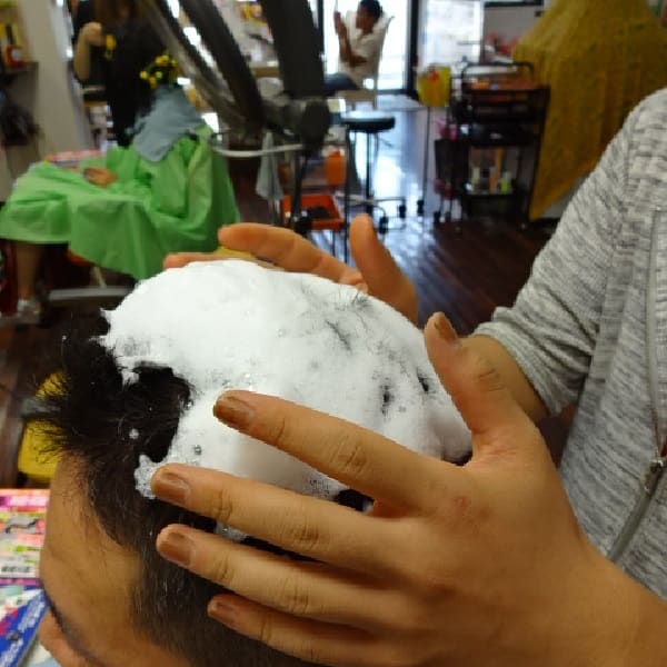 頭皮すっきりシャンプー毛穴の汚れをごっそり浮かせて取り除く