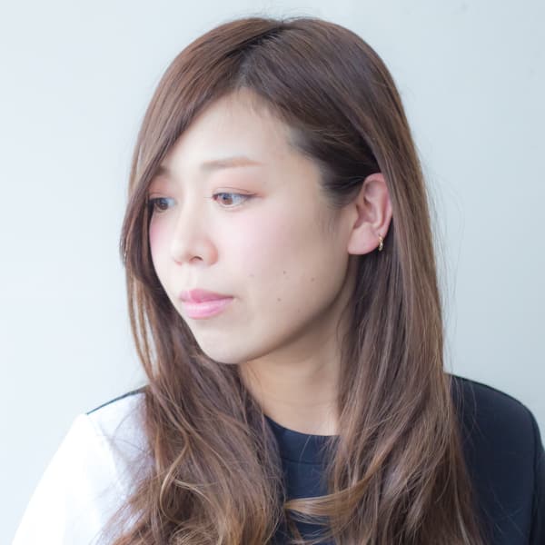 大人の気品溢れる憧れのロングスタイル