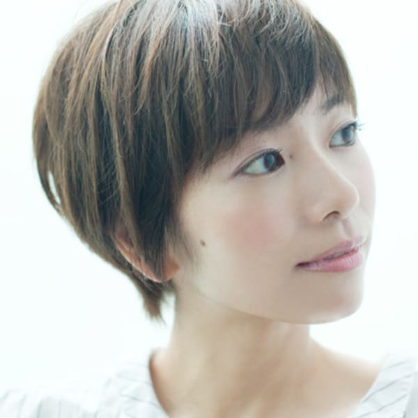 大人女性のツヤと丸みのあるショートスタイル