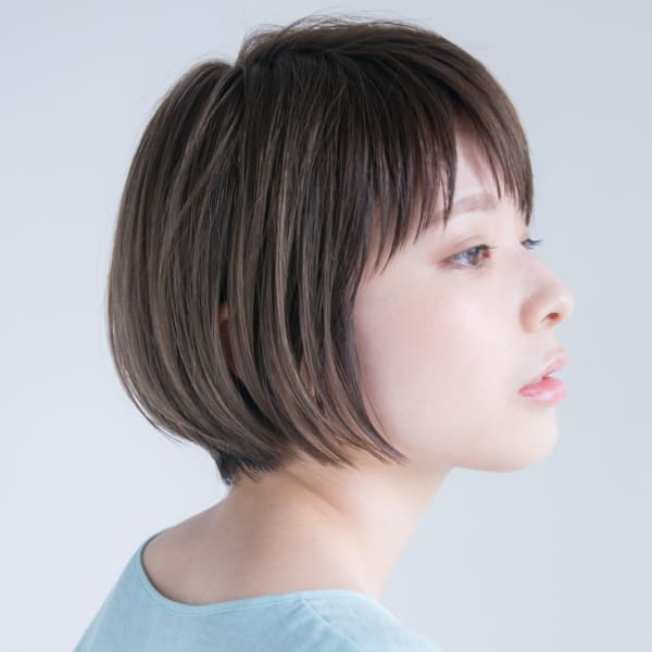 横顔美人になれる小顔シルエットの大人ボブ
