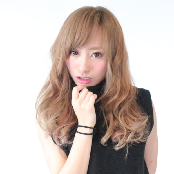 重めシルエット×柔らかウェーブ