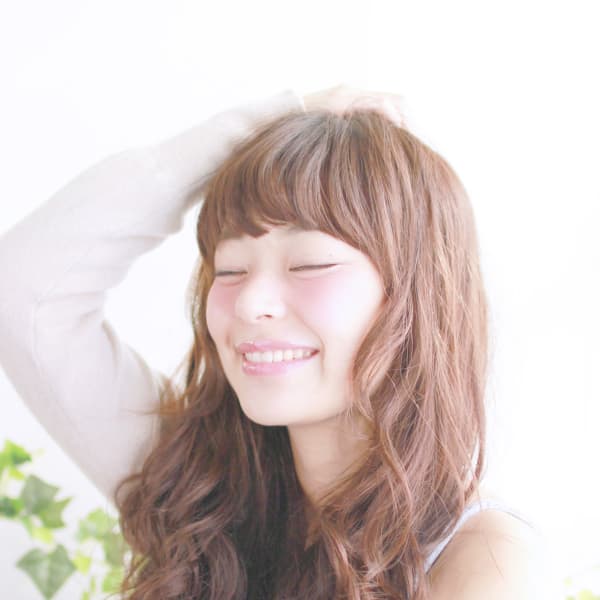 ほつれカールヘアー|プリズムヘアーデザイン