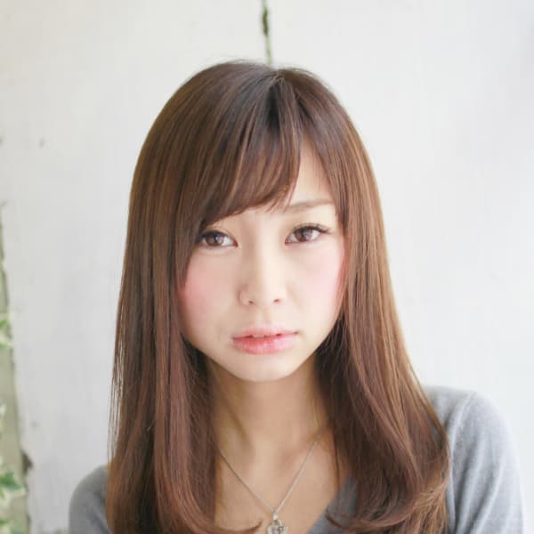 ふんわりナチュラルストレート|プリズムヘアーデザイン