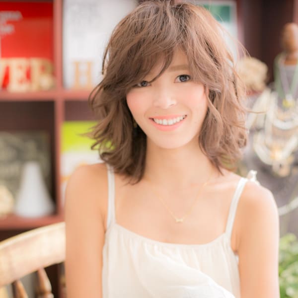 絶妙なふわボサ感《エフォートレスミディ》