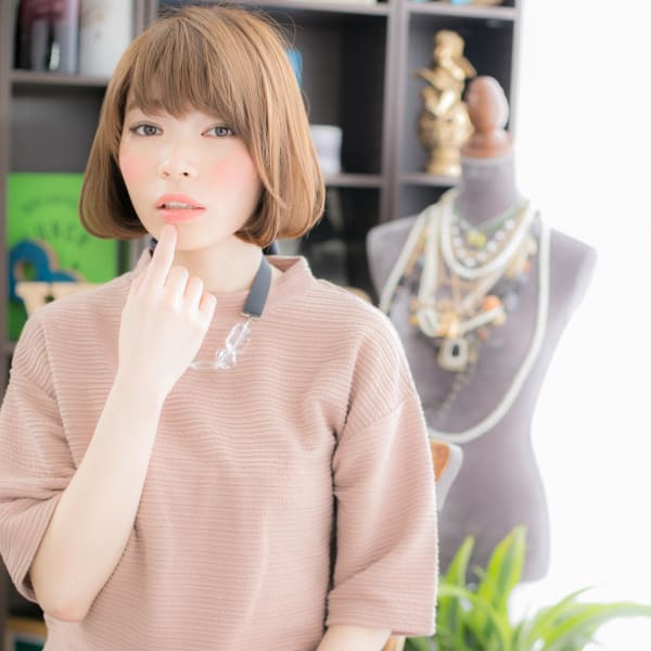 オシャレな個性的ボブ