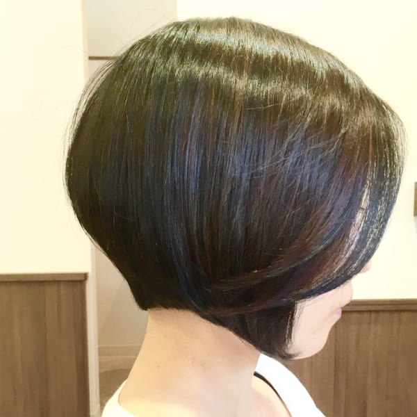 トライアンギュラーボブ|elm. hair