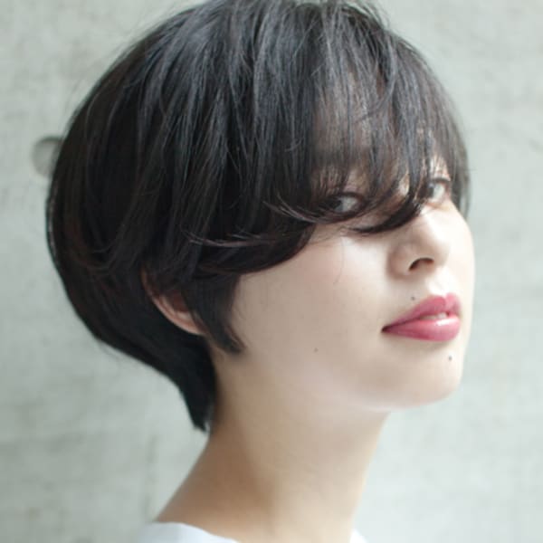 マニッシュな黒髪ショート