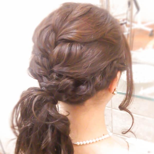 編み込みポニーテールアレンジ