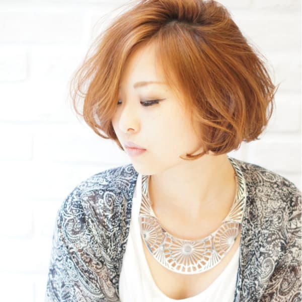 美しいラインで魅せるセクシーなワンレンボブ