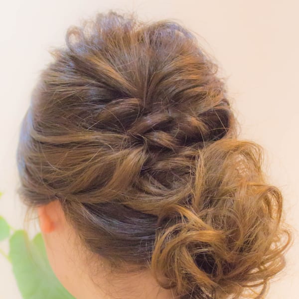 ルーズアップで大人アレンジ