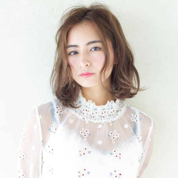 カジュアルフェミニンな柔らかパーマボブ Tー227