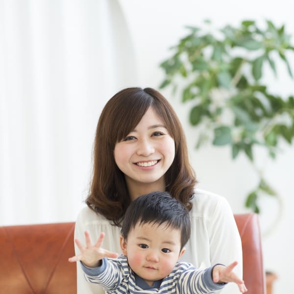 ふんわりパーマ、大人カジュアルスタイル