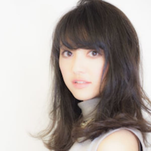 大人ヘア　ネイビーアッシュ