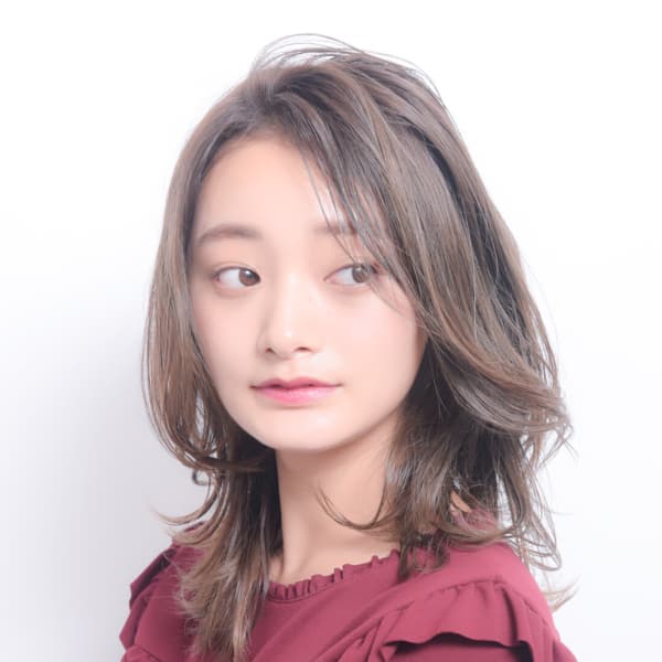 ノーバングくびれミディアムレイヤー