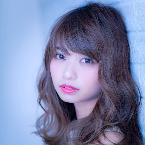 クラシカルなモードトップノットアレンジは姫カットで 